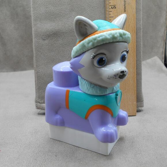 Ionix Jr. Paw Patrol Everest (Husky) Replacement Figure - Picture 2 of 8